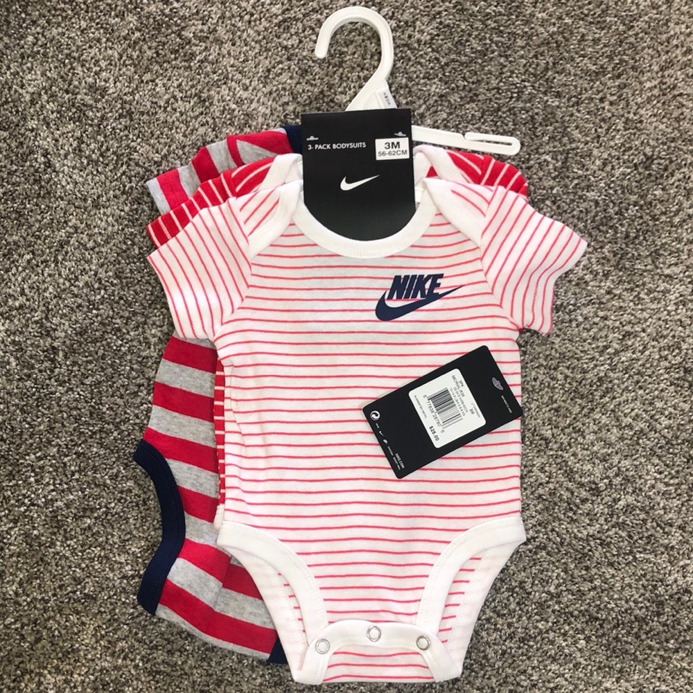 Nike 3 Pk Baby Bodysuit/Onesie Set